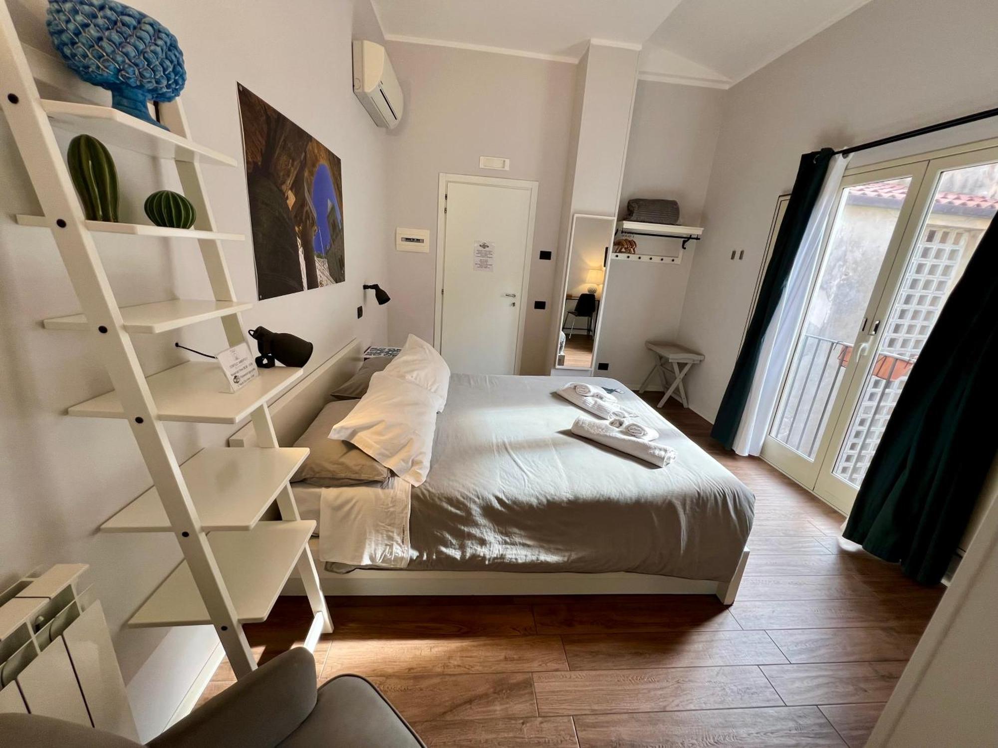 Cortile Umberto I Bed & Breakfast Cefalu Ngoại thất bức ảnh